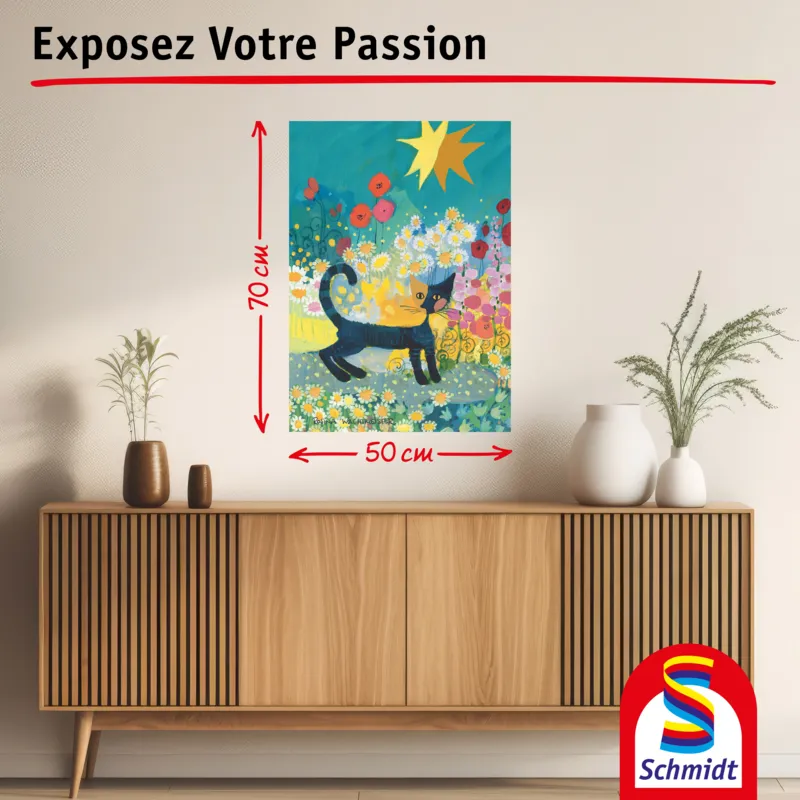 Chat dans une mer de fleurs