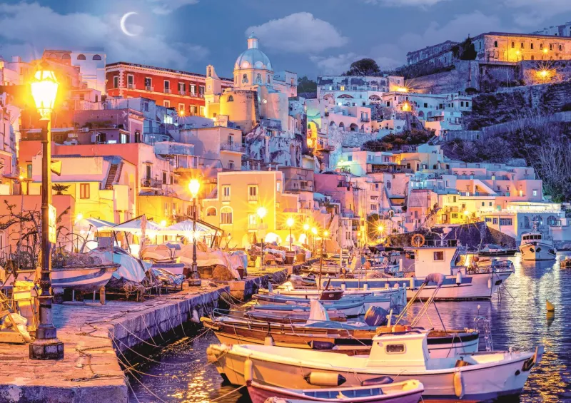 L'Île de Procida de Nuit. Italie
